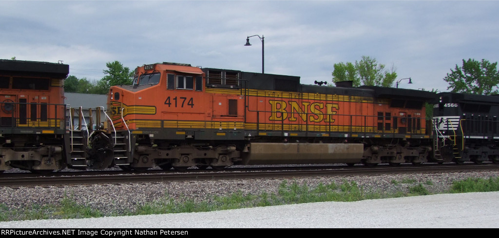 BNSF 4174